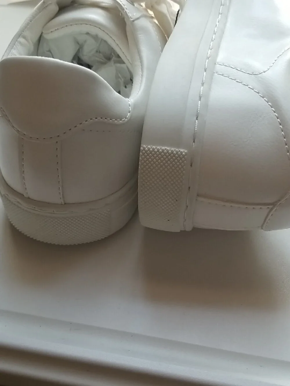 Banana Republic White Men's Low-Top Sneakers